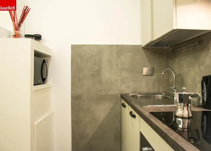 Guesthost - Largo Leopardi Modern Apartment *