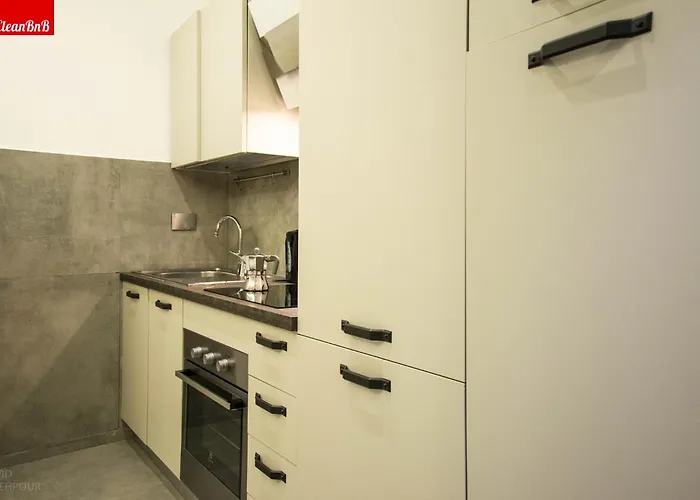 Guesthost - Largo Leopardi Modern * Rome