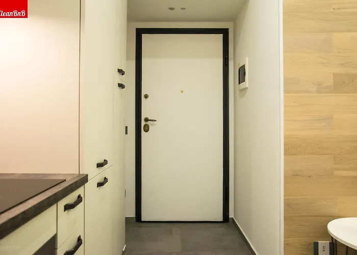Guesthost - Largo Leopardi Modern Apartment